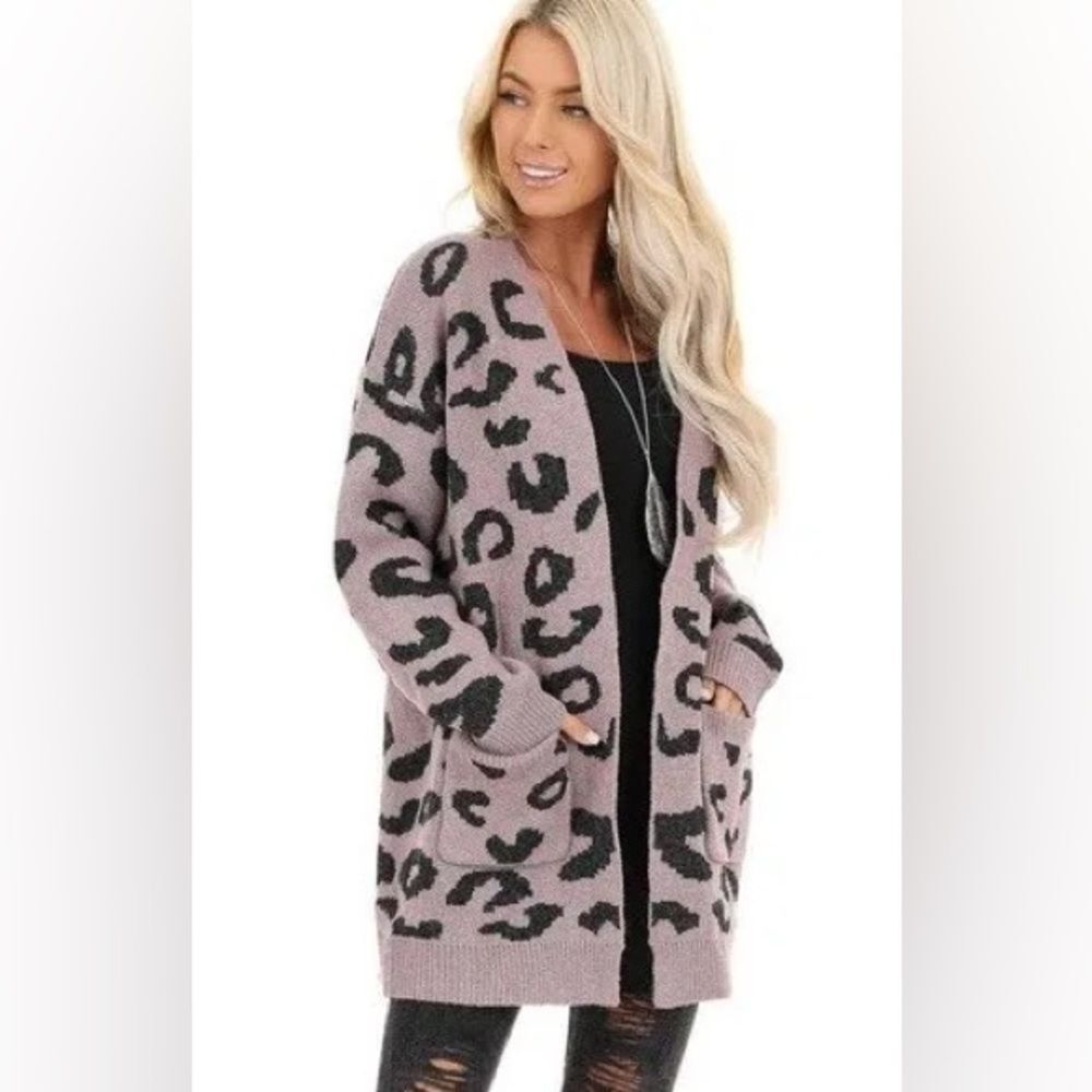 La Miel Leopard Print Sweater Cardigan E1